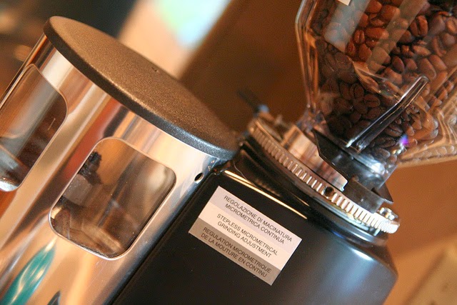 How to clean coffee grinder