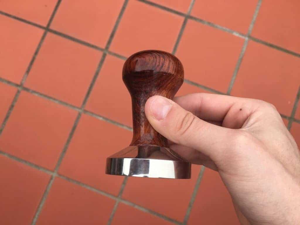 Flat tamper base espresso tamper