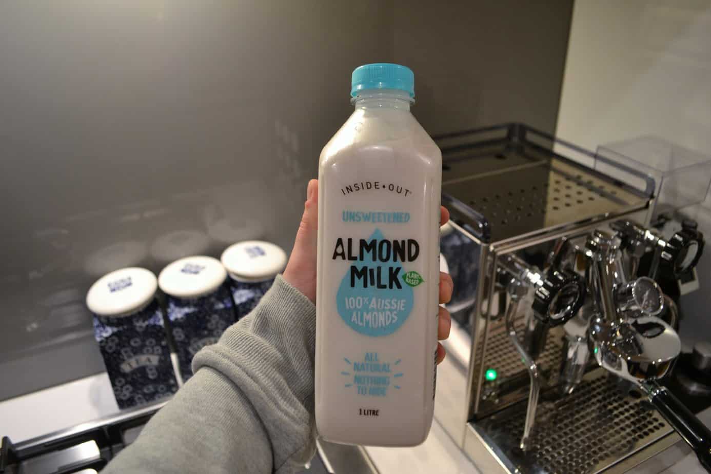 Almond milk for frothing
