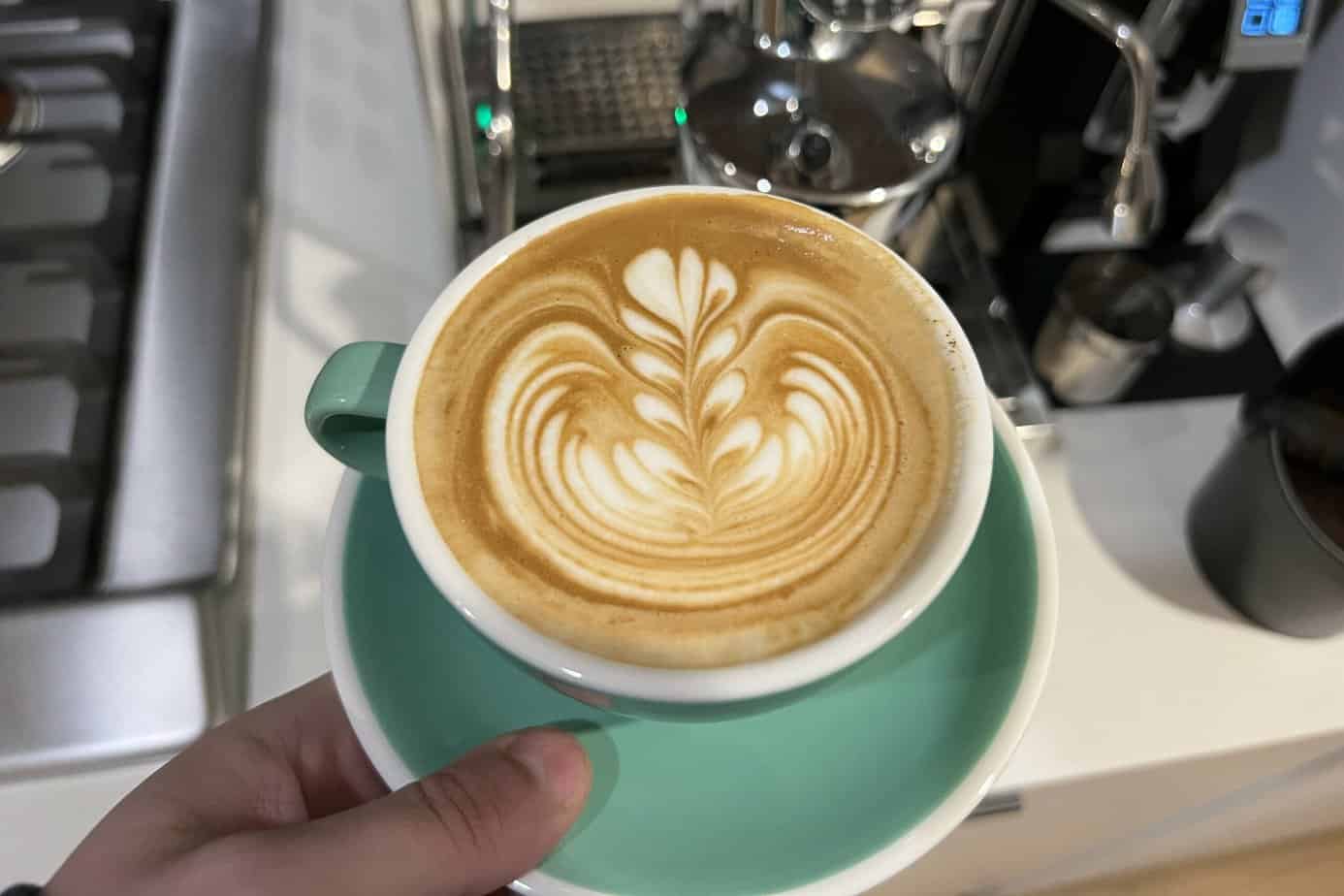 Curved cup latte art