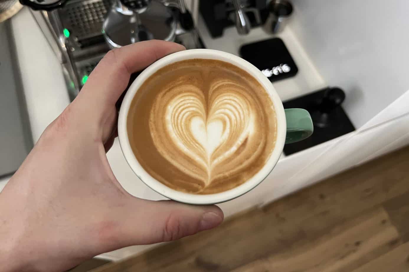 Latte art heart tutorial