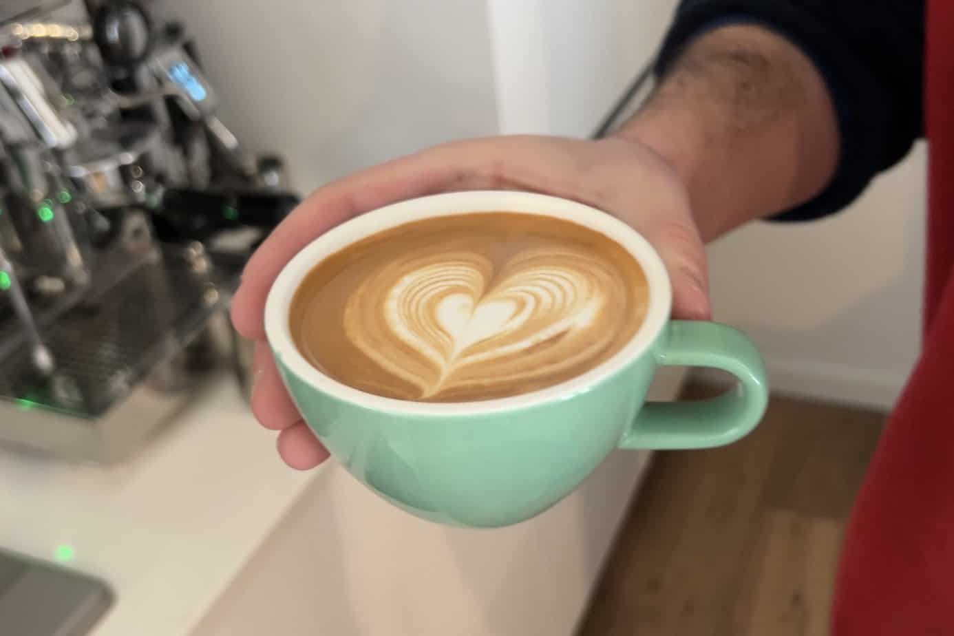 Latte art heart complete